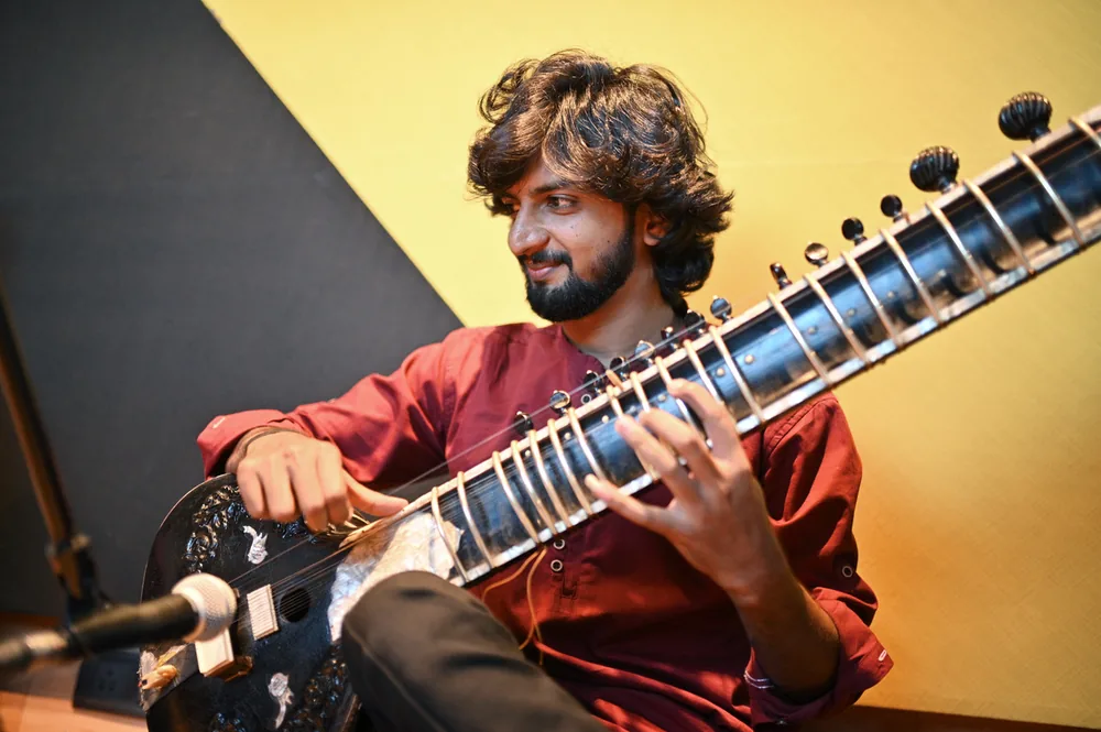 Sitar lessons at Sur Chaitanya